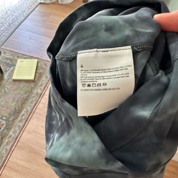 Lululemon Align Diamond Dye Silver Blue Sz 4 - Picture 3 of 3